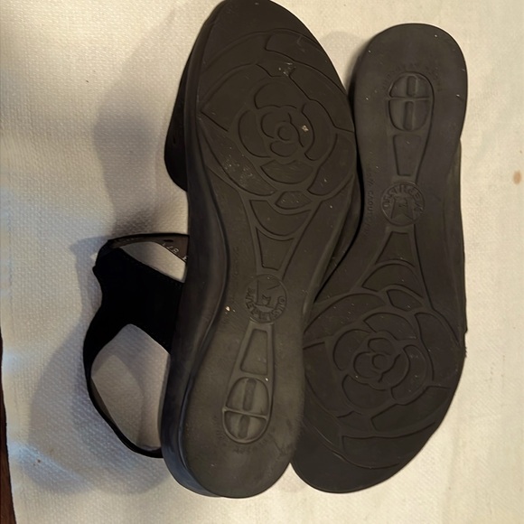 Mephisto Phiby Perf sandals Size 40, black. - Picture 5 of 13